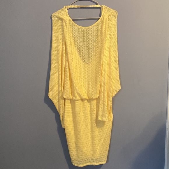 Yellow Dress - Picture 2 of 3